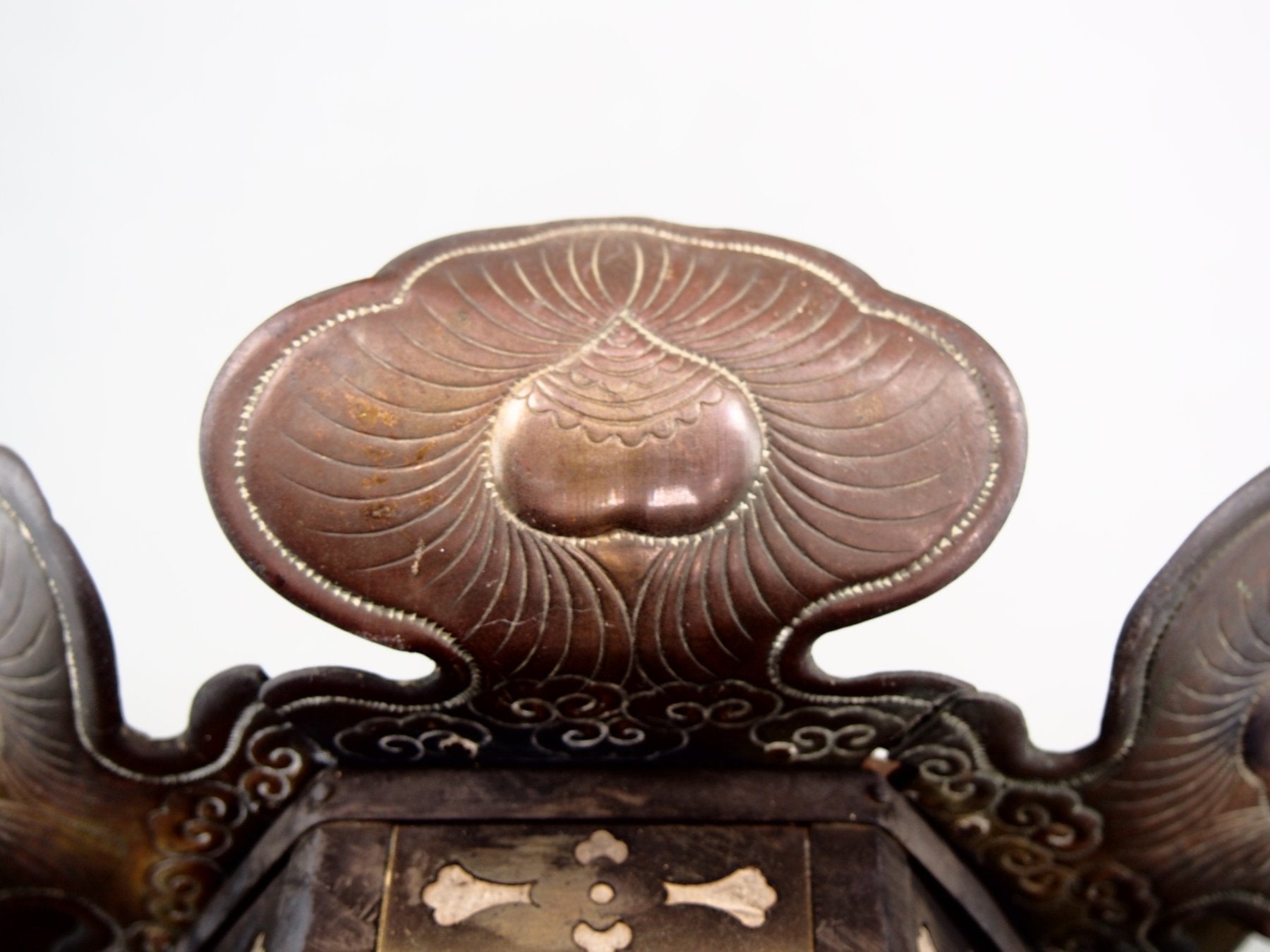 Antique Japanese bronze lantern 33cm high 1600 grams forensic appraisal