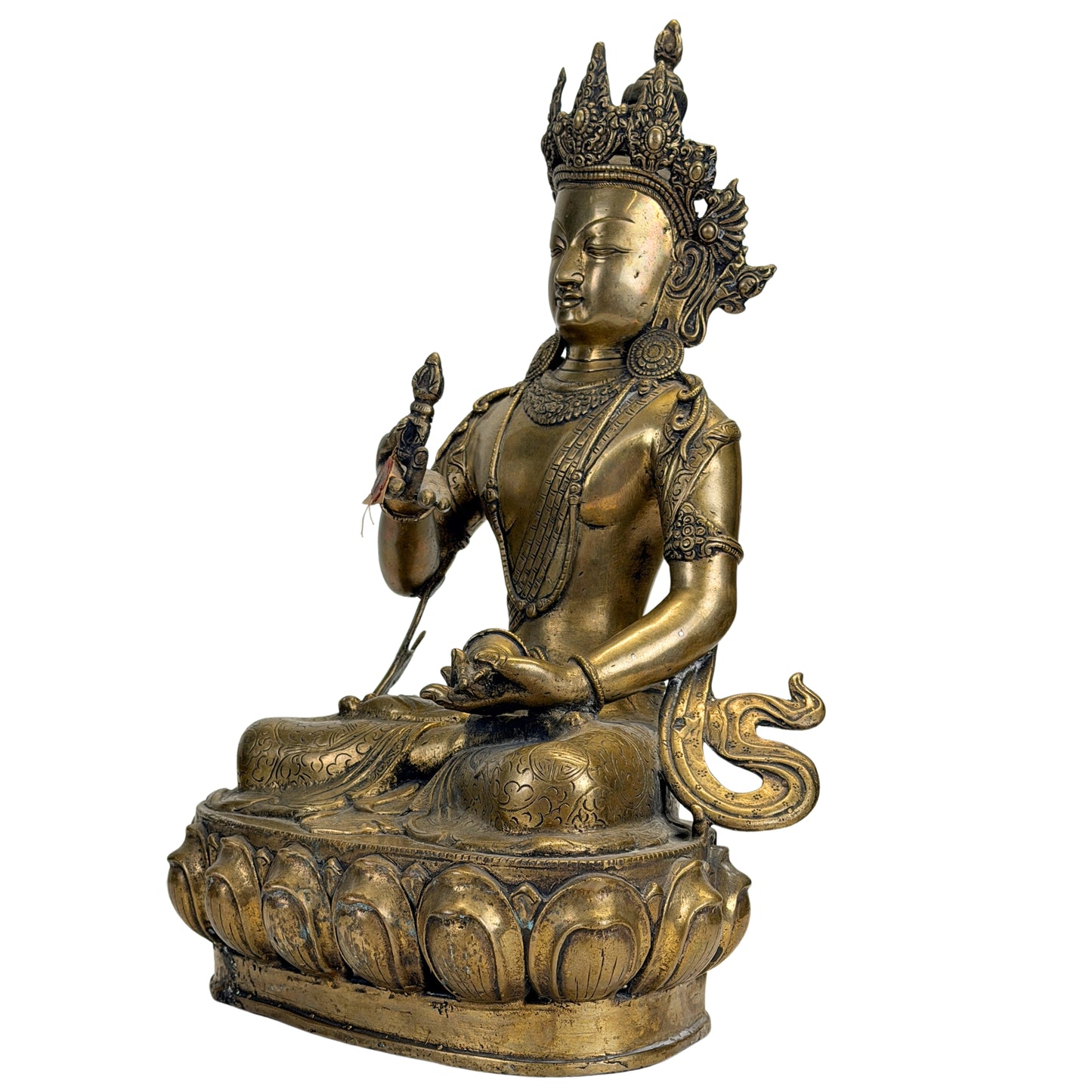 Vue en biais du monumental Vajrasattva tibétain avec dorure à la feu historique et couronne richement décorée