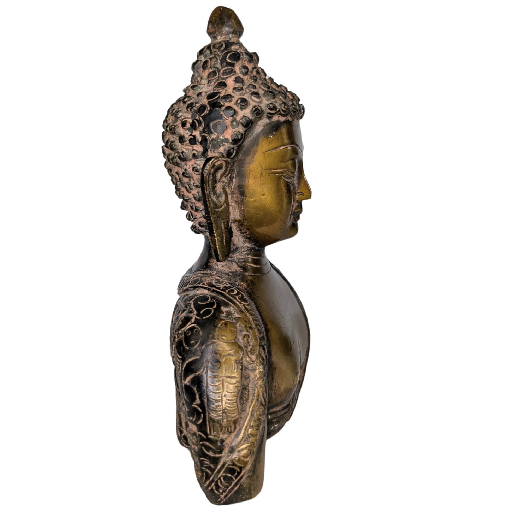 Profile of the Buddha bust (17.5 cm) with clear depiction of the classical proportions.