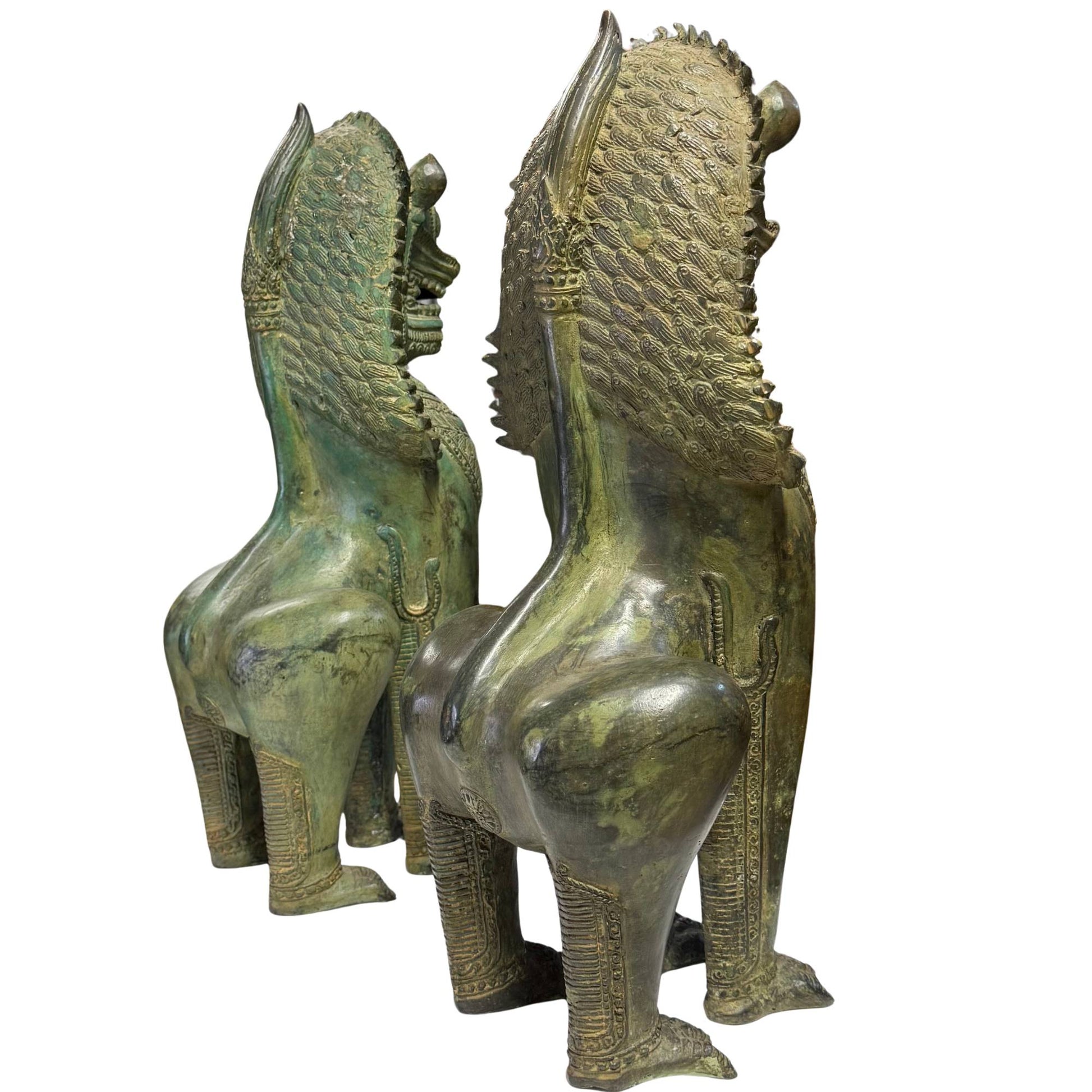 Validated set of two heavy bronze lions totaling 7.4 kg