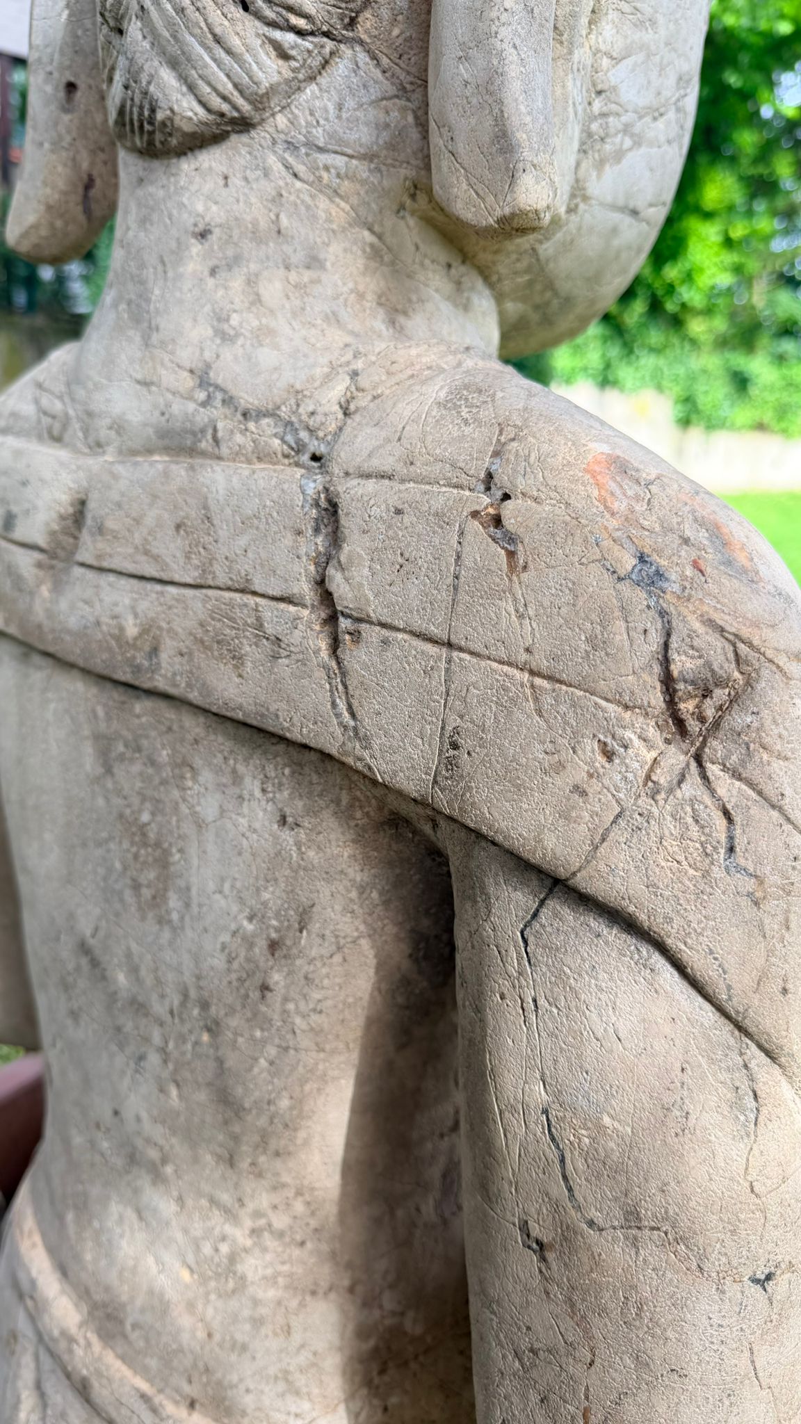 Heavy Indonesian temple figure of approximately 500 kilograms of natural stone